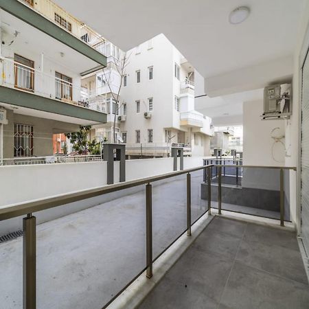 Modern And Cozy Apartment With Central Location And Balcony In Muratpasa, 안탈리아 외부 사진