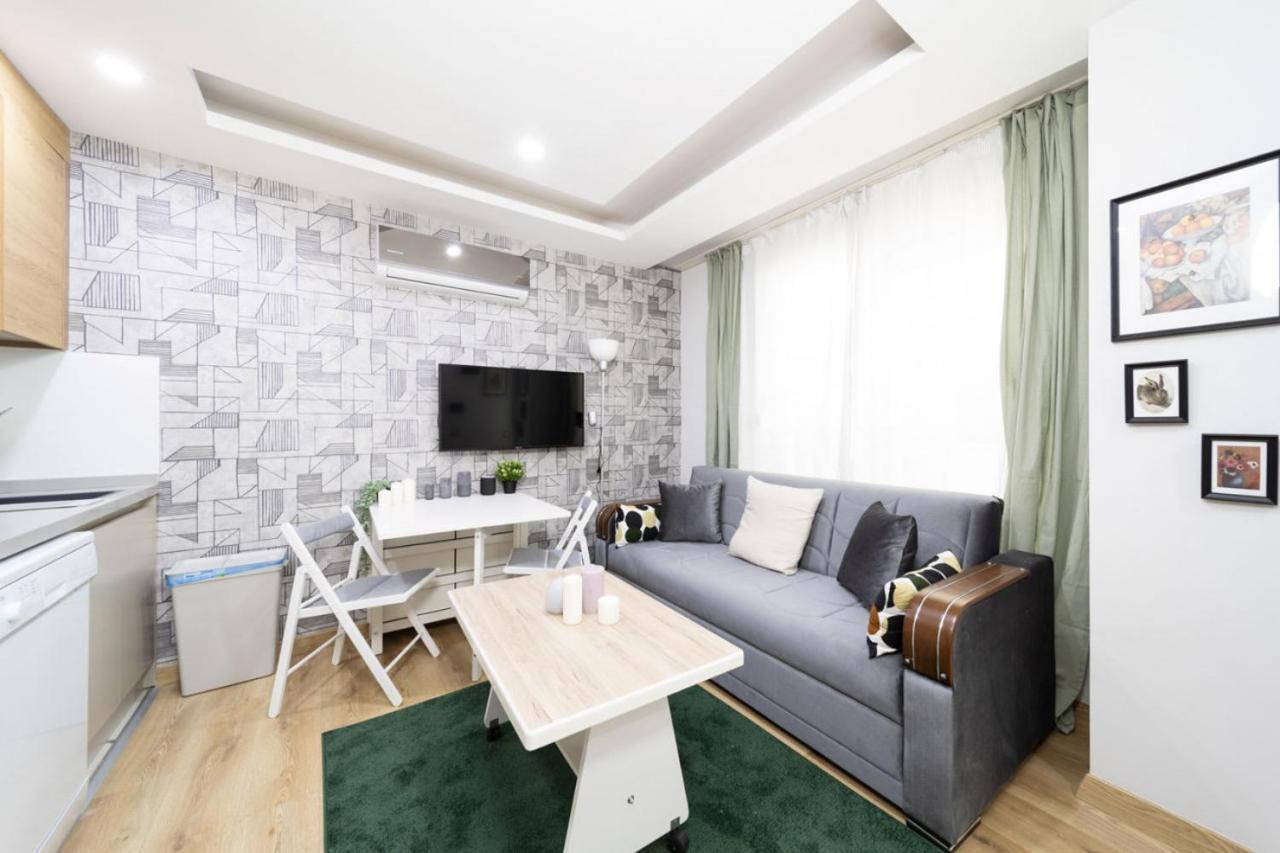 Modern And Cozy Apartment With Central Location And Balcony In Muratpasa, 안탈리아 외부 사진